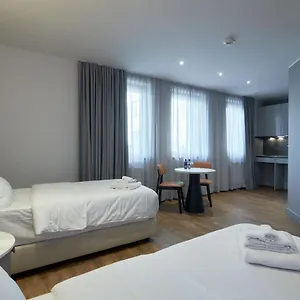 Fourty Three Luxury Serviced شقة فندقية